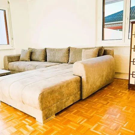With Balcony In Zurich, Kars - Self Checkin Apartment Zurich