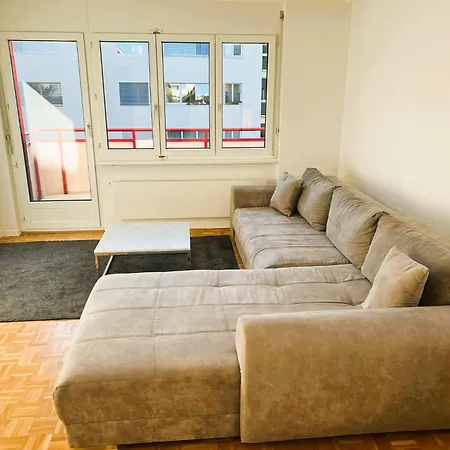 Apartment With Balcony In Zurich, Kars - Self Checkin *